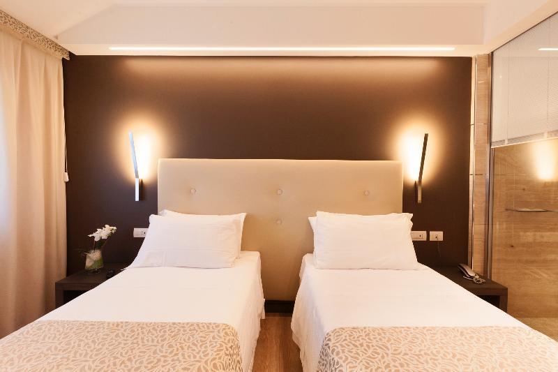 Hotel King, By R Collection Hotels Varedo Exterior photo