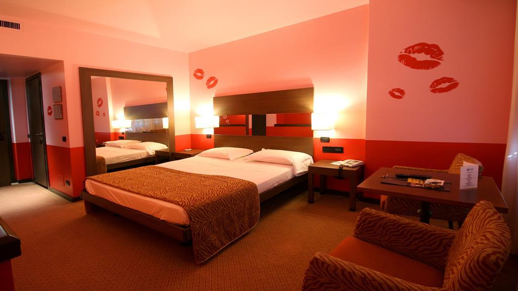 Hotel King, By R Collection Hotels Varedo Exterior photo